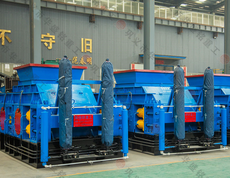  老砂廠更換一臺時產(chǎn)100噸全液壓雙輥制砂機多少錢？